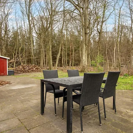 10 Person In Glesborg-by Traum Fjellerup Strand